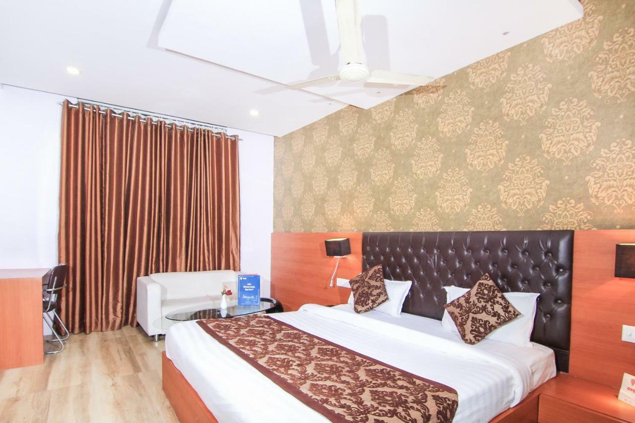 Oyo 3683 De Global Park Hotel Hasanganj Exterior photo
